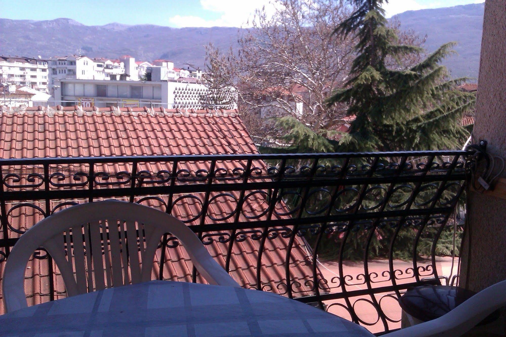 Luccia Apartments - Ohrid City Centre Bagian luar foto