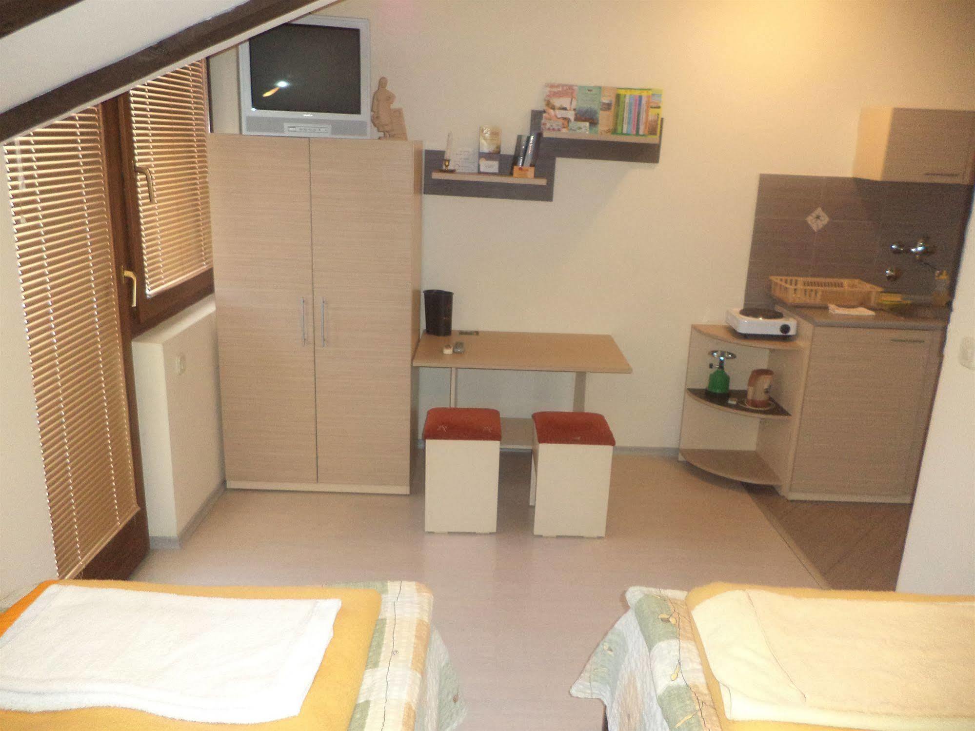 Luccia Apartments - Ohrid City Centre Bagian luar foto
