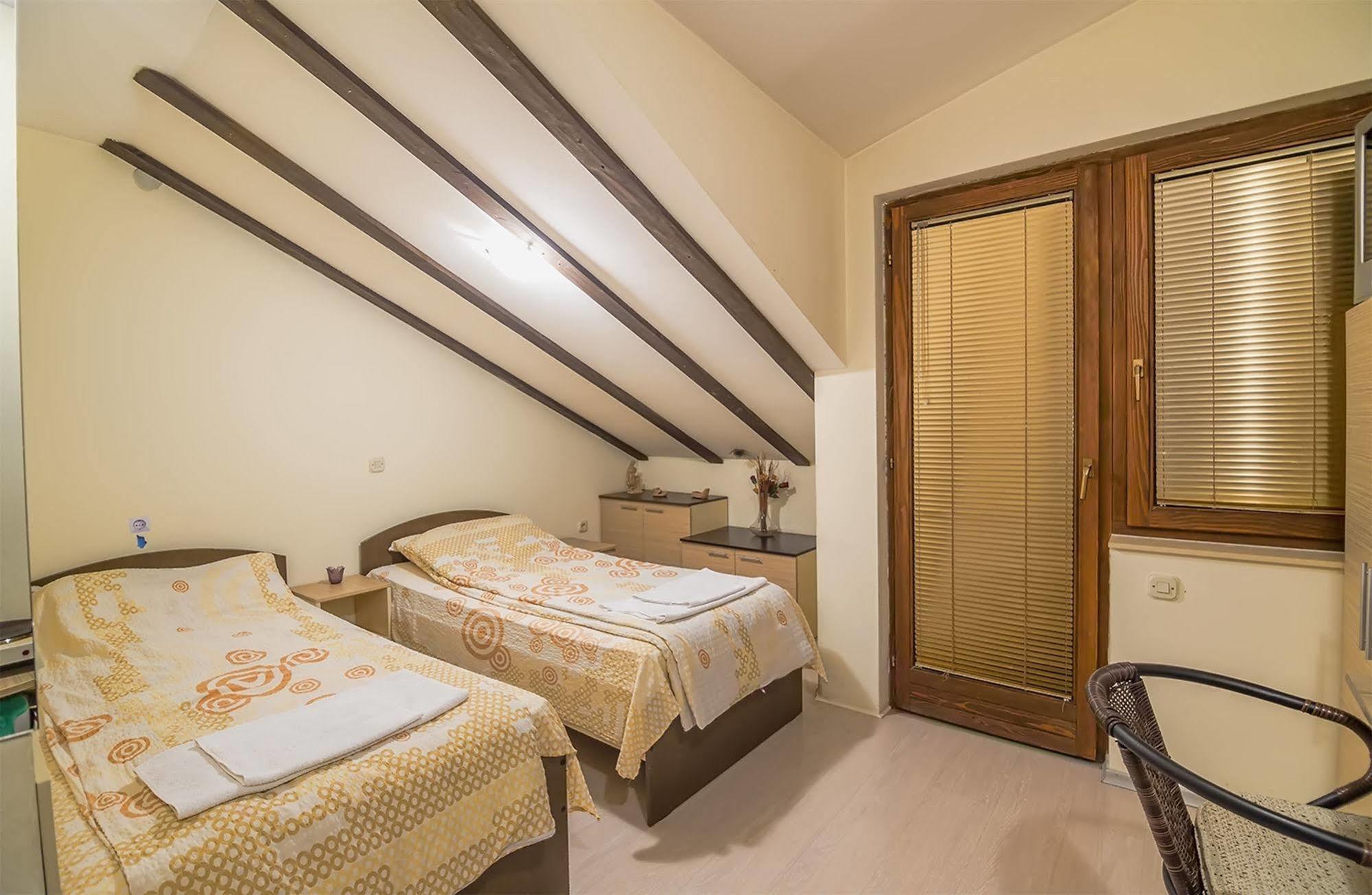 Luccia Apartments - Ohrid City Centre Bagian luar foto